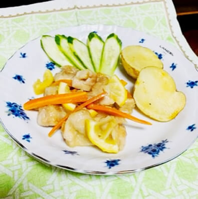 夏にさっぱり 鳥もも肉のレモン煮